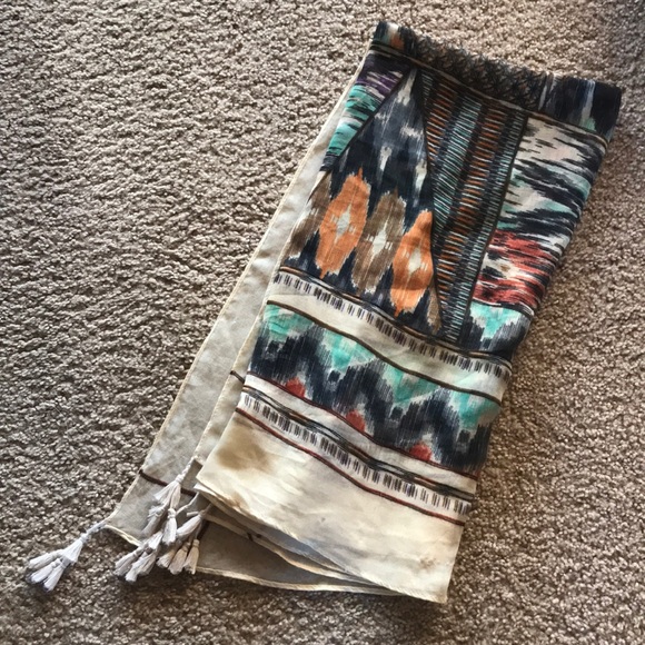 Scarf - Picture 1 of 6